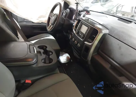 2021 Ram 1500 Classic Slt 4X4 5'7 Box z USA, uszkodzony, nr VIN 1C6RR7LG6MS543286